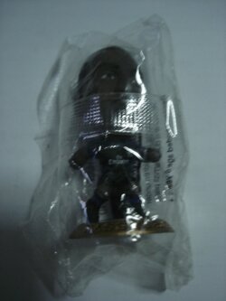 ตุ๊กตาโมเดลนักฟุตบอล จ.ฟลอยด์ ฮัสเซลเบงค์ สโมสรเชลซี โครินเธียน ไมโครสตาร์ - Series 6/2002 Gold Base - MC1326 ใหม่ / J.HASSELBAINK CHELSEA Football Club Corinthian MicroStars Football Figure - Series 6/2002 Gold Base - MC1326 NEW