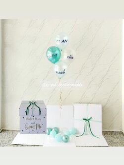 Surprised Box กล่องเซอร์ไพรส์ พร้อม ลูกโป่ง 4 ลูก พร้อมตกเเต่ง สามารถใส่รูปได้ 2 ใบ สามารถเปลี่ยนสีลูกโป่ง/เปลี่ยนสีข้อความได้