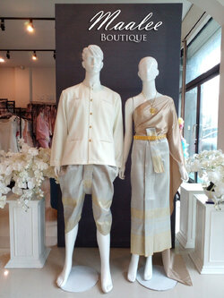 เช่า ชุดไทย ชุดเพื่อนเจ้าสาว ชุดไทยผ้าถุงสีเทาเทาทอง สไบสีน้ำตาลทอง