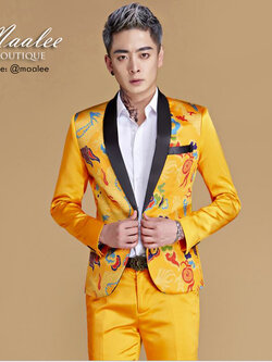 พร้อมเช่า ชุดสูทชาย สไตล์จีน สีหลือง แต่งผ้าแพรลายมังกร ปกดำ
