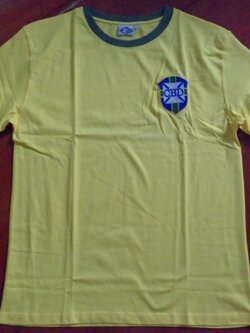 เสื้อฟุตบอล ทีมชาติบราซิล ชุดเหย้า เรโทร ชุดลุยศึกฟุตบอลโลก 1970 ใหม่ L-Size / BRAZIL Football Shirt Retro Home Kit World Cup 1970 Jersey NEW L-Size