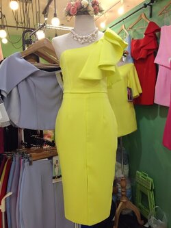 พร้อมส่ง ชุดออกงาน ไหล่เดียว แต่งระบาย สีมะนาว ใส่ได้ทั้งงานเช้า งานเย็น