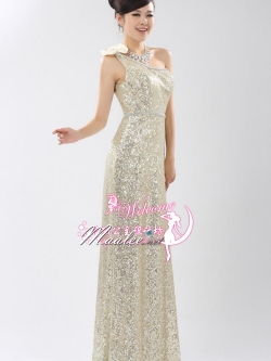 พร้อมเช่า ชุดราตรียาว ไหล่เฉียง สี Champagne ปักเลื่อมทั้งตัว แต่งคริสตัลช่วงคอ