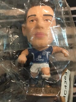 ตุ๊กตาโมเดลนักฟุตบอล ท.คาฮิลล์ สโมสรเอฟเวอร์ตัน โครินเธียน ไมโครสตาร์ - Series 12/2005 Gold Base - MC4363 ใหม่ / T.CAHILL EVERTON Football Club Corinthian MicroStars Football Figure - Series 12/2005 Gold Base - MC4363 NEW