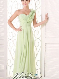 พร้อมเช่า ชุดราตรียาว ไหล่เดียว จับเดรปหน้าอก แต่งระบายช่วงไหล่ สีเขียวใบเตย