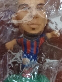 ตุ๊กตาโมเดลนักฟุตบอล ด.อัลเวส สโมสรบาร์เซโลน่า โครินเธียน ไมโครสตาร์ - WorldStars Series 19/2010 Gold Base - MC12477 ใหม่ / D.ALVES BARCELONA Football Club Corinthian MicroStars Football Figure - WorldStars Series 19/2010 Gold Base - MC12477 NEW