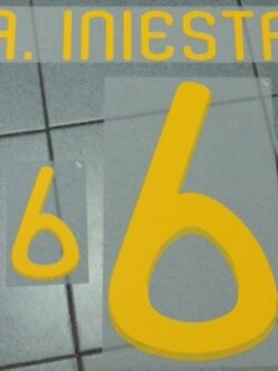 ชุดชื่อและเบอร์ติดเสื้อฟุตบอล #6 อ.อินิเอสต้า ทีมชาติสเปน (ชุดเหย้าและเยือน 2010) PLAYER SIZE ชุดลุยศึกฟุตบอลโลก 2010 ใหม่ / #6 A.INIESTA SPAIN National Football Team (Home and Away 2010) PLAYER SIZE Name and Number Set World Cup 2010 NEW