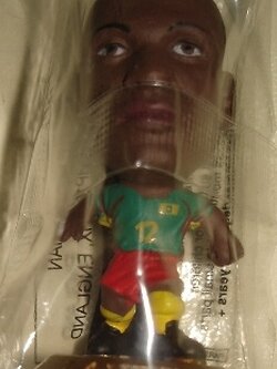 ตุ๊กตาโมเดลนักฟุตบอล โลร็อน ทีมชาติแคเมอรูน โครินเธียน ไมโครสตาร์ - Membership 2004 Gold Base - MC2672 ใหม่ / LAUREN CAMEROON National Football Team Corinthian MicroStars Football Figure - Membership 2004 Gold Base - MC2672 NEW