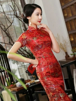 Pre-order กี่เพ้า สีแดง แขนสั้น ลายดอกไม้ ตัดเย็บอย่างดี