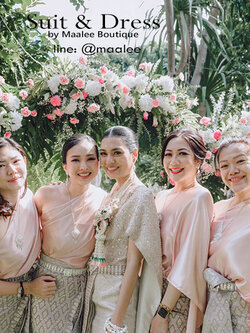 เช่า ชุดไทย ชุดเพื่อนเจ้าสาว ชุดไทยผ้าถุงสีเทาชาเงิน สไบสีชมพูนู๊ด