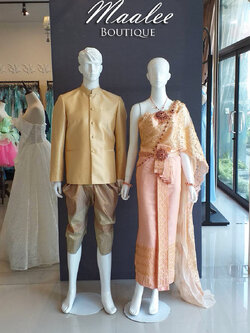 พร้อมเช่า ชุดแต่วงานไทยประยุกต์ สไบลูกไม้สีชมพูทอง (ราคาเช่าเป็นคู่)