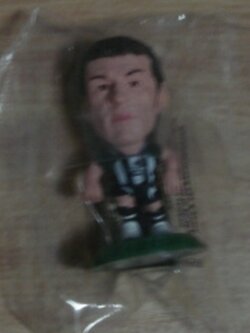 ตุ๊กตาโมเดลนักฟุตบอล จ.บาร์ตัน สโมสรนิวคาสเซิล ยูไนเต็ด โครินเธียน ไมโครสตาร์ - EPL 07/08 Series 16/2007 Green Base - MC10988 ใหม่ / J.BARTON NEWCASTLE UNITED Football Club Corinthian MicroStars Football Figure - EPL 07/08 Series 16/2007 Green Base - MC10