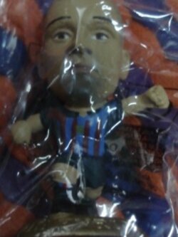 ตุ๊กตาโมเดลนักฟุตบอล ล.เอ็นริเก้ สโมสรบาร์เซโลน่า โครินเธียน ไมโครสตาร์ - Collection Completerz/2001 Gold Base - MC901 ใหม่ / L.ENRIQUE BARCELONA Football Club Corinthian MicroStars Football Figure - Collection Completerz/2001 Gold Base - MC901 NEW