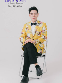 พร้อมเช่า เสื้อสูทชาย สีเหลือง ผ้าแจ๊กการ์ด ลายดอก Amber Yellow Floral Suit