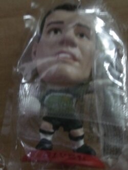 ตุ๊กตาโมเดลนักฟุตบอล ช.กิฟเว่น สโมสรนิวคาสเซิล ยูไนเต็ด โครินเธียน ไมโครสตาร์ - Series 1/2001 Red Base - MC072 ใหม่ / S.GIVEN NEWCASTLE UNITED Football Club Corinthian MicroStars Football Figure - Series 1/2001 Red Base - MC072 NEW