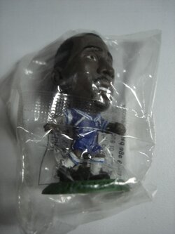 ตุ๊กตาโมเดลนักฟุตบอล จ.ฟลอยด์ ฮัสเซลเบงค์ สโมสรเชลซี โครินเธียน ไมโครสตาร์ - Series 3/2001 Green Base - MC384 ใหม่ / J.HASSELBAINK CHELSEA Football Club Corinthian MicroStars Football Figure - Series 3/2001 Green Base - MC384 NEW