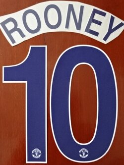 ชุดชื่อและเบอร์ติดเสื้อฟุตบอล #10 รูนี่ย์ สโมสรแมนเชสเตอร์ ยูไนเต็ด (ชุดเหย้า UCL Final Rome 2009) PLAYER SIZE ใหม่ / #10 ROONEY MANCHESTER UNITED Football Club (Home UCL Final Rome 2009) PLAYER SIZE Name and Number Set NEW