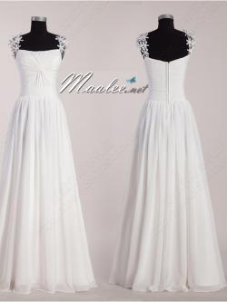 พร้อมเช่า ชุดราตรียาว สีขาว จับเดรปอกรูปหัวใจ ไหล่แต่งดอกไม้ 3 มิติสวยหวาน