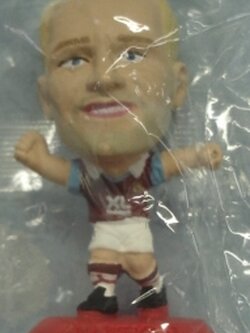 ตุ๊กตาโมเดลนักฟุตบอล ด.แอชตัน สโมสรเวสต์แฮม ยูไนเต็ด โครินเธียน ไมโครสตาร์ - EPL 08/09 Series 17/2008 Red Base - MC11625 ใหม่ / D.ASHTON WESTHAM UNITED Football Club Corinthian MicroStars Football Figure - EPL 08/09 Series 17/2008 Red Base - MC11625 NEW