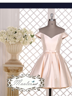 พร้อมเช่า ชุดราตรีสั้น แบบปาดไหล่ ผ้าซาตินเรียบหรู กระโปรงทรงA แต่งโบว์2ชั้น ช่วงเอว สีครีม Champagne (เชือกผูกหลัง)