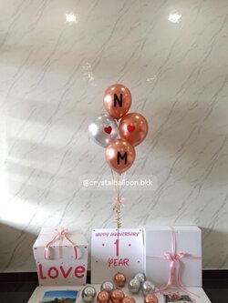 Surprised Box กล่องเซอร์ไพรส์ พร้อม ลูกโป่ง 4 ลูก พร้อมตกเเต่ง สามารถใส่รูปได้ 2 ใบ สามารถเปลี่ยนสีลูกโป่ง/เปลี่ยนสีข้อความได้