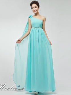 พร้อมเช่า ชุดราตรียาว ไหล่เดียว ผ้าชีฟองแต่งดอกที่ไหล่ เอวคาดเพชรสวย สีฟ้าอ่อน