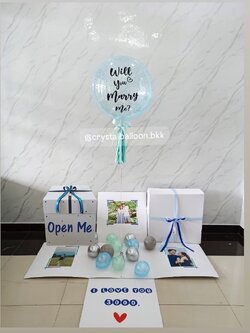 Will you marry me Surprise Box กล่องเซอร์ไพรส์ขอแต่งงาน Bubble ขนาด 24" กลิตเตอร์สีฟ้ามุก พร้อมตกแต่ง สามารถใส่รูปได้ 4 ใบ สามารถเปลี่ยนสีลูกโป่ง/เปลี่ยนข้อความได้