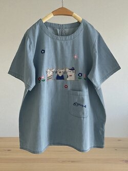 เสื้อยีนส์ปักลายแมว~ปลาแต่งกระเป๋า