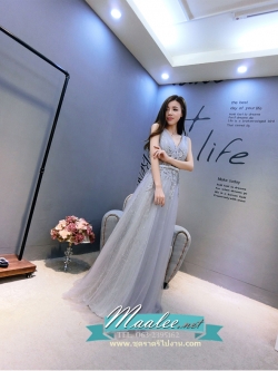 พร้อมเช่า ชุดราตรียาว แขนกุด สีเทา แต่งลายลูกไม้ ผ้าตาข่าย ข้างในปักเลื่อมสวย (สำหรับสาวไซส์ใหญ่)