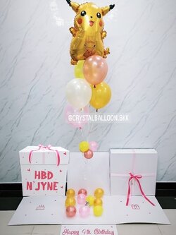 Happy Birthday Surprise Box Theme ปิกาจู พร้อมตกแต่ง ช่อลูกโป่ง 5 ลูก สามารถใส่รูปได้ 2 ใบ สามารถเปลี่ยนสีลูกโป่ง/เปลี่ยนข้อความ/เปลี่ยนฟอยล์ตกแต่งได้