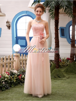 พร้อมเช่า ชุดราตรียาว เกาะอก ลูกไม้ กระโปรงตาข่าย แต่งเข็มกลัดดอก สีโอโรสอ่อน (เชือกผูกหลัง)