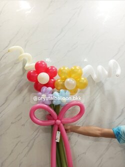 สั่ง Flower Balloon Small Bouquet ช่อ 4 ดอก พร้อมตกแต่ง สามารถเปลี่ยนสีลูกโป่งได้