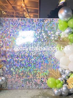 Organic Backdrop ฉากวิบวับ สีเงิน ขนาด 2x2 เมตร พร้อม ป้ายตัวอักษร Happy Birthday ไฟ,ใบไม้ประดับ Theme เขียว - เงิน พร้อมตกแต่ง สามารถเปลี่ยนสีลูกโป่งได้