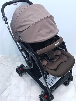 Aprica Optia สีน้ำตาล