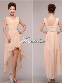 พร้อมเช่า ชุดราตรีสั้น แขนกุด หน้าสั้นหลังยาว สีครีม คาดเอวคริสตัล