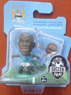 ตุ๊กตาโมเดลนักฟุตบอล ม.ริชาร์ดส สโมสรแมนเชสเตอร์ ซิตี้ ซอคเกอร์สตาร์ซ - SOC230 (2014) ใหม่ / M.RICHARDS MANCHESTER CITY Football Club SoccerStarz Football Figure - SOC230 (2014) NEW