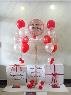 Surprise Box กล่องเซอร์ไพรส์ Bubble ขนาด 24" กลิตเตอร์สีแดง ,ลูกโป่งช่อ 7 ลูก 2 ช่อ , พร้อมตกแต่ง สามารถใส่รูปได้ 4 ใบ สามารถเปลี่ยนสีลูกโป่ง/เปลี่ยนข้อความได้