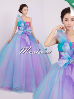 พร้อมเช่า ชุดแฟนซี ชุดราตรียาว ไหล่เดียว สีเรนโบว์ แต่งดอกเก๋มาก