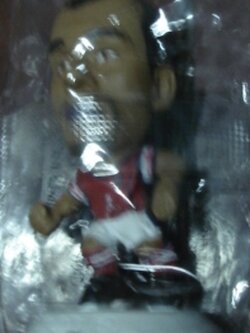 ตุ๊กตาโมเดลนักฟุตบอล อ.โคล ทีมชาติอังกฤษ โครินเธียน ไมโครสตาร์ - Series 9/2004 White Base - MC2460 ใหม่ / A.COLE ENGLAND National Football Team Corinthian MicroStars Football Figure - Series 9/2004 White Base - MC2460 NEW