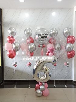 ลูกโป่ง วันเกิดเด็ก Bubble ขนาด 24" กลิตเตอร์สีเงิน พร้อม ช่อลูกโป่ง 7 ลูก 4 ช่อ พร้อมตกแต่ง ฟอยล์ตัวเลข ขนาด 40" ตั้งฐาน 1 ชิ้น สามารถเปลี่ยนสีลูกโป่ง/เปลี่ยนข้อความ/เปลี่ยนสี-ฟอยล์ตัวเลขได้