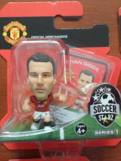 ตุ๊กตาโมเดลนักฟุตบอล ร.กิ๊กส์ สโมสรแมนเชสเตอร์ ยูไนเต็ด ซอคเกอร์สตาร์ซ - SOC029 (2013) ใหม่ / R.GIGGS MANCHESTER UNITED Football Club SoccerStarz Football Figure - SOC029 (2013) NEW