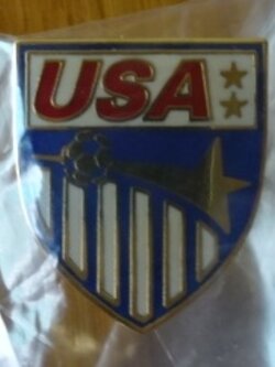 เข็มกลัด ฟุตบอล ทีมชาติสหรัฐอเมริกา - ตราสัญลักษณ์ USNMT ใหม่ / USA National Football Team Pin - USNMT Logo NEW