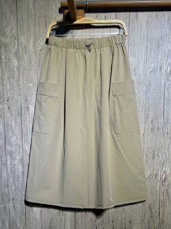 กระโปรงผ้าคอตตอนยืดแต่งกระเป๋าข้าง 9am