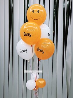 ลูกโป่ง ง้อแฟน ช่อลูกโป่ง Emoji หน้ายิ้ม สีสัน สะดุดตา โทนส้ม-ขาว พร้อมตกแต่ง สามารถเปลี่ยนสีลูกโป่ง/เปลี่ยนข้อความได้