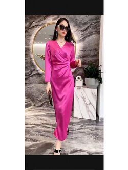 พร้อมเช่า ชุดราตรียาว สำหรับสาวอวบ แขนยาว สีชมพูบานเย็น ผ้าซาติน