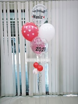 ลูกโป่ง วันเกิด ธีมแดง-ขาว พร้อม ข้อความ HAPPY BIRTHDAY พร้อม ชื่อเจ้าของวันเกิด 1 ช่อ พร้อมตกเเต่ง สามารถเปลี่ยนสีลูกโป่ง/เปลี่ยนชื่อเจ้าของวันเกิดได้