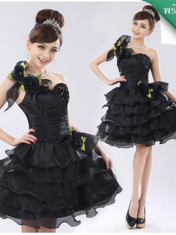 พร้อมเช่า ชุดแฟนซี ชุดราตรีสั้น กระโปรงระบาย ผ้าแก้ว แต่งดอกไม้สวยหวาน สีดำ (เชือกผูกหลัง)