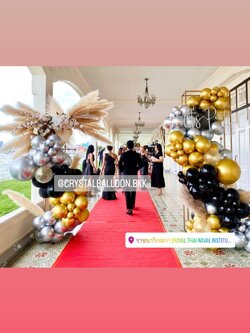 Organic Backdrop Stand 2 ชิ้น Theme ดำ-ทองโครเมี่ยม พร้อม ป้ายตัวอักษรไฟ Let's Party 1 ชิ้น พร้อม ดอกไม้ประดับ พร้อมตกแต่ง สามารถเปลี่ยนสีลูกโป่งได้