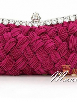 Evening Clutch กระเป๋าออกงาน สีม่วงแดง อัดพลีทลายสาน ประดับคริสตัลปากกระเป๋า พร้อมสายโซ่สั้น/ยาว