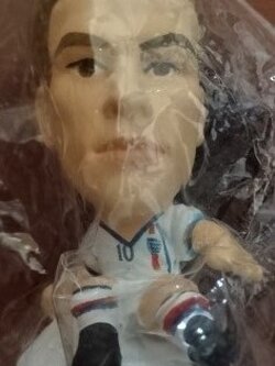 ตุ๊กตาโมเดลนักฟุตบอล ม.โอเว่น ทีมชาติอังกฤษ โครินเธียน ไมโครสตาร์ - Kicker 2002 White Base - MC832 ใหม่ / M.OWEN ENGLAND National Football Team Corinthian MicroStars Football Figure - Kicker 2002 White Base - MC832 NEW